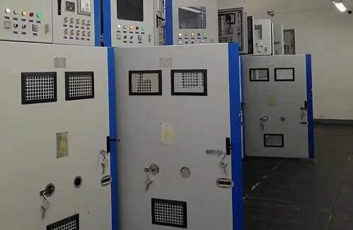 高壓電容補(bǔ)償柜里面的電抗器有什么作用？